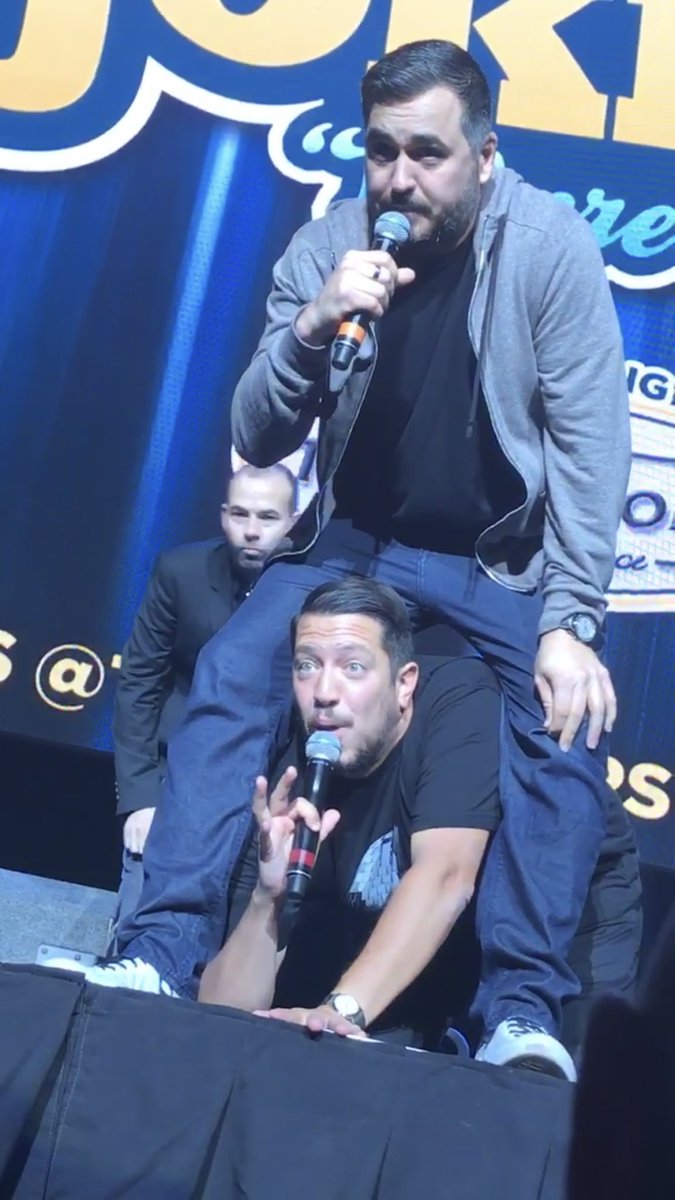 Nic_Riel's tweet photo. Amazing show at Leeds @fdarena hope you guys return!! @jamessmurray @BQQuinn @Joe_Gatto @SalVulcano #ImpracticalJokers #whereslarrytour 🖤🙌🏻😂 https://t.co/T9UbWhJYro