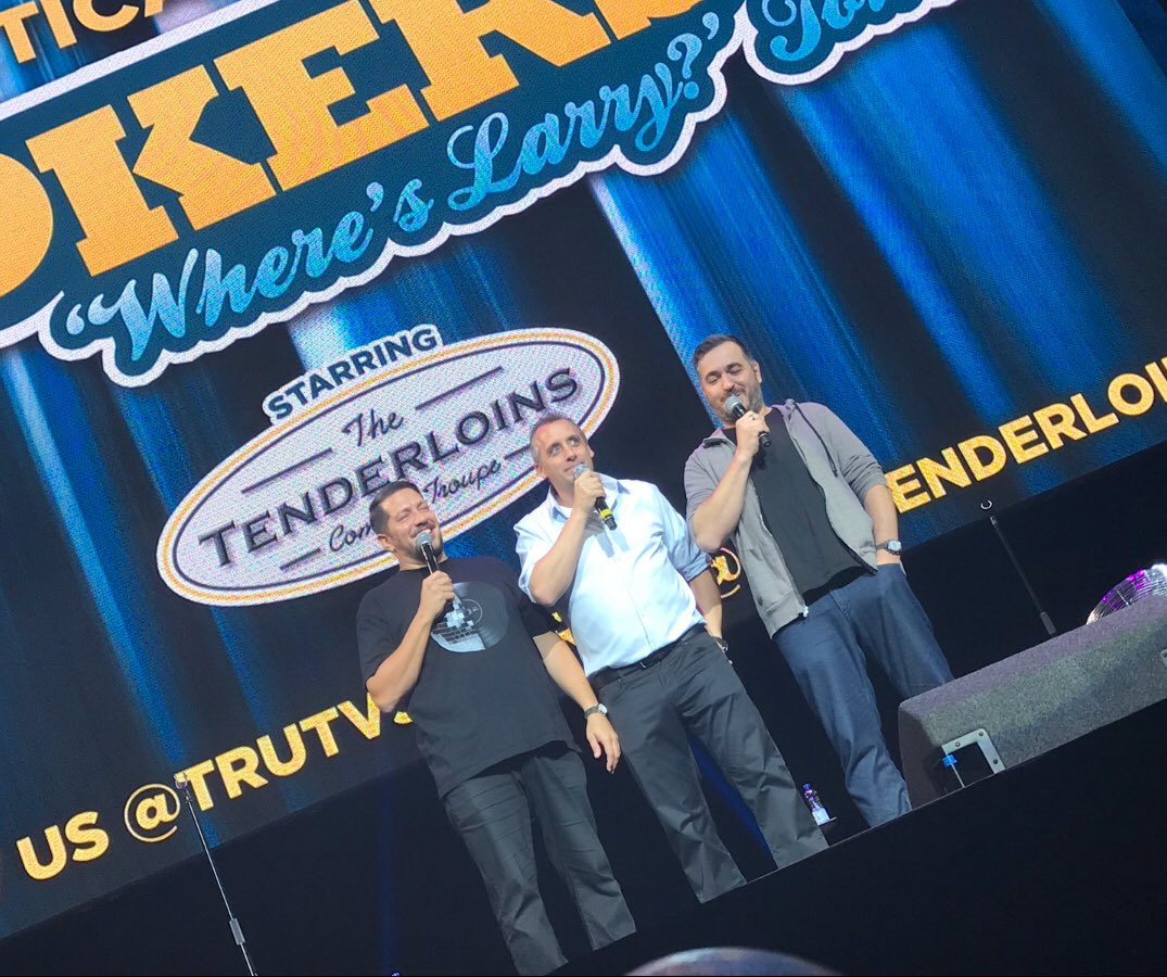 Nic_Riel's tweet photo. Amazing show at Leeds @fdarena hope you guys return!! @jamessmurray @BQQuinn @Joe_Gatto @SalVulcano #ImpracticalJokers #whereslarrytour 🖤🙌🏻😂 https://t.co/T9UbWhJYro