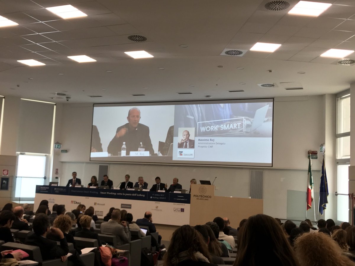 Osserv_Digital's tweet photo. #MassimoRoj @ProgettoCMR “ufficio ancora luogo fisico da mantenere cercando di apportare il cambiamento e anticipare tempi” #OSW17 https://t.co/8MNkFCl1g7