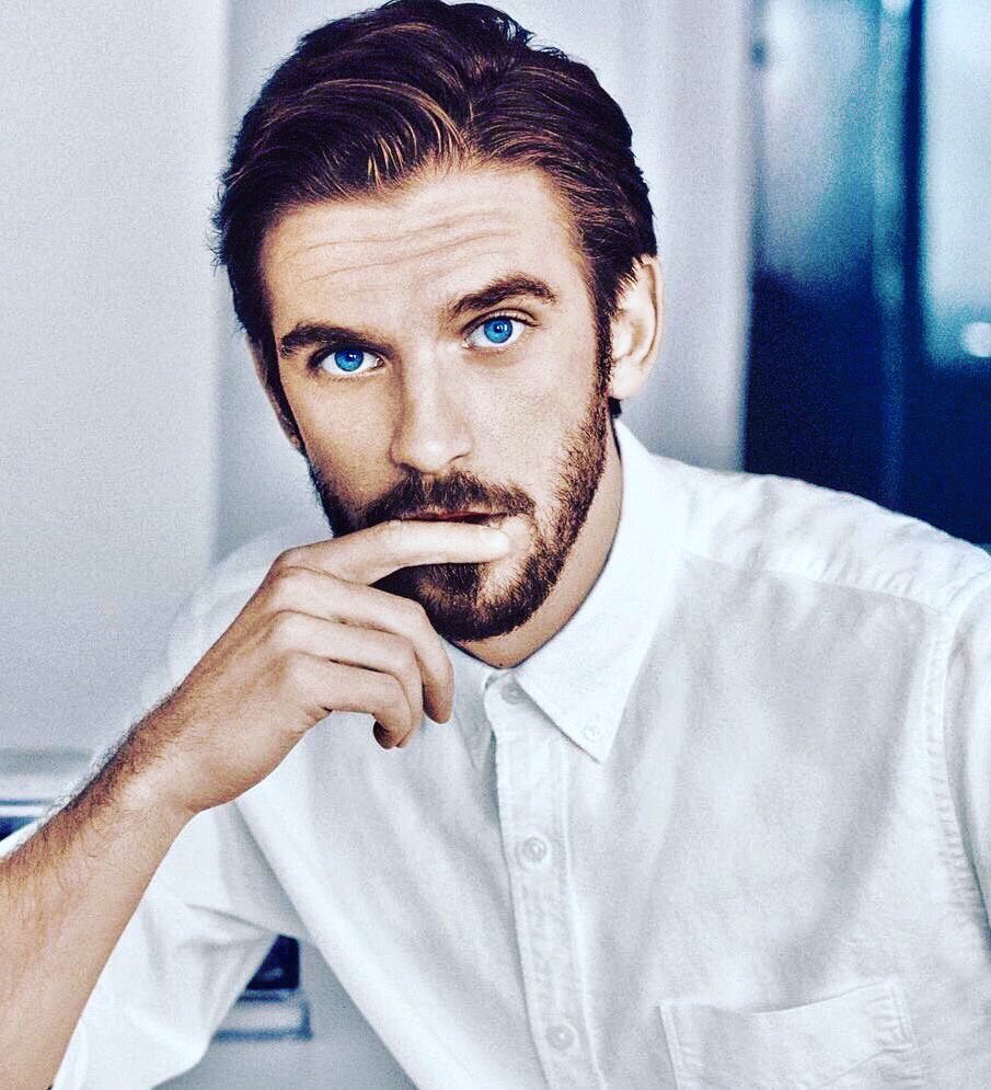danstevensnews's tweet photo. Photo of the day . #DanStevens https://t.co/yU5pLOGJYh