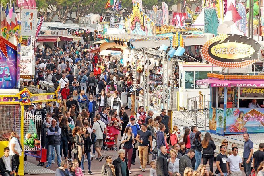 rentalriviera's tweet photo. [ FOIRE ATTRACTION DE MONACO / port Hercule from 20 oct 20 th until Nov 19 th 2017 
#FoireAttraction #Monaco #FêteForaine #SortieVacances https://t.co/2uKDUns6bN