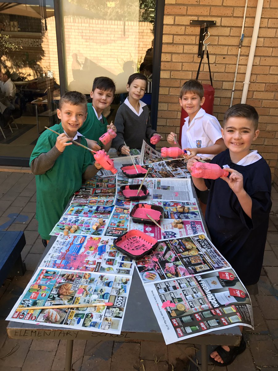 misswhite58's tweet photo. We absolutely loved making our own piggy banks to save our money #shopping #moneytheme @BenniesJP @BenniesSA https://t.co/PlWh3m4A3N