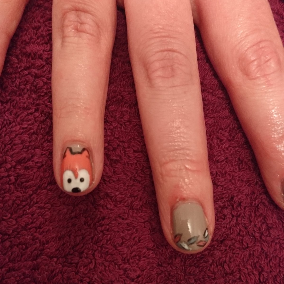 EssenceBeautyNE's tweet photo. Autumn is here! Client request for autumn nail art.#fox #leaves #love #autumnnails #nailart #gellux #salonsystem #nailtec https://t.co/zWfVjMSseG
