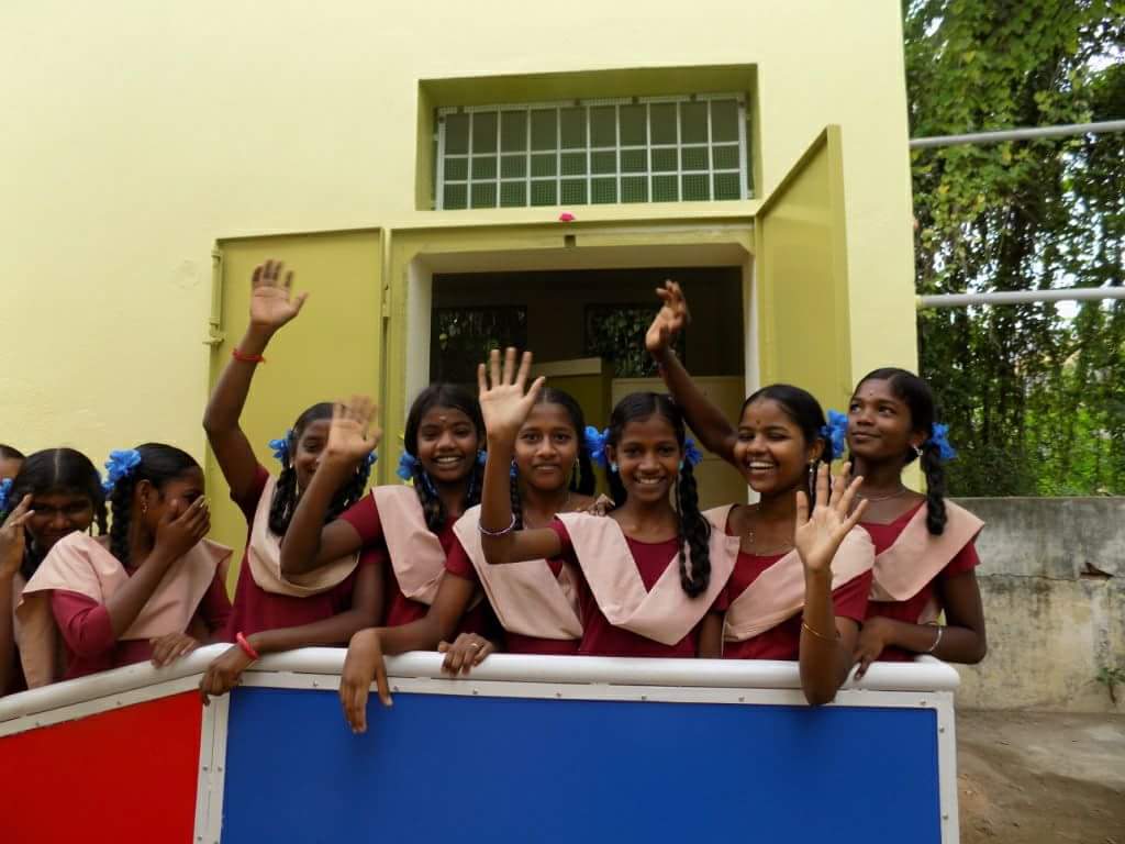 tspadmapriya's tweet photo. @SanFirstUK empowering girls to complete their education through provision of safe toilets & hygiene awareness! #DayoftheGirl #GoGroSan https://t.co/yhKLJYtfUe