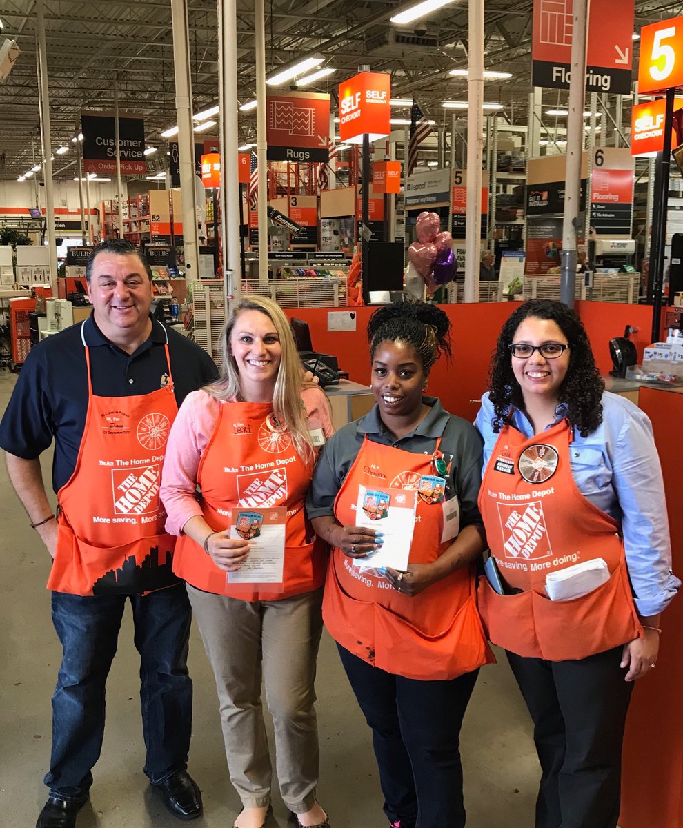 Great day walking with Lexi and Christina @ Store 1254. Truly appreciate your passion around Service!