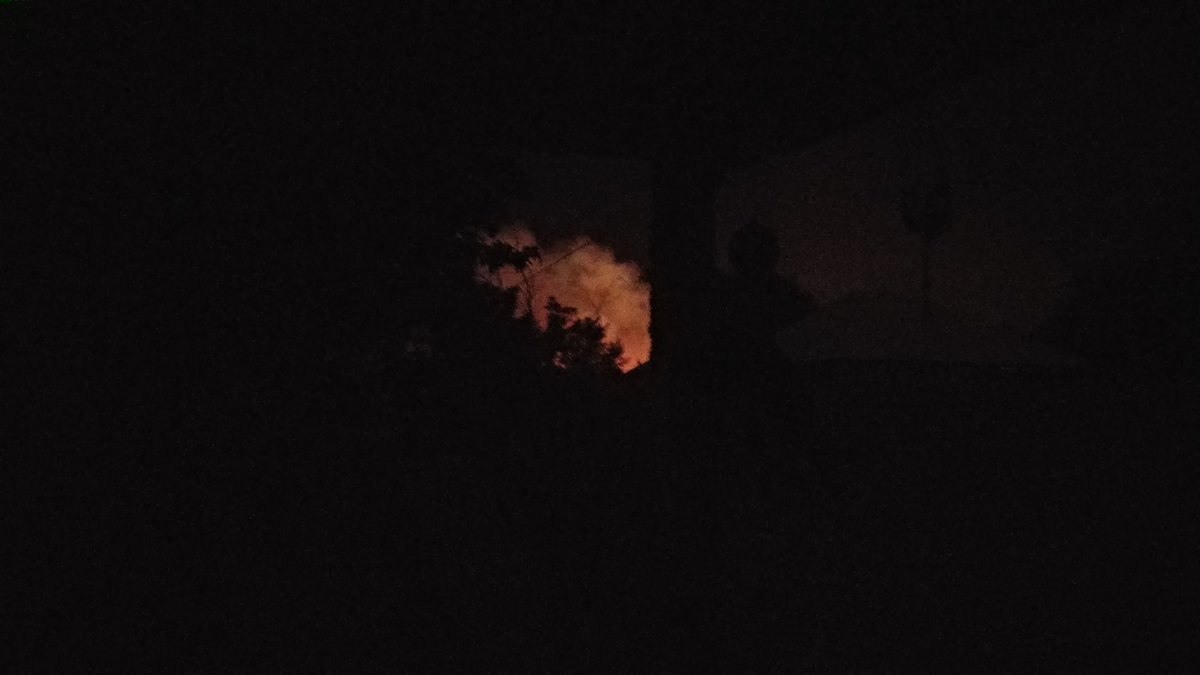 rtoab's tweet photo. Ok, power is back on. Does that mean City Hall is under control now...? The mayor is en route from Australia now... #inBisbee #BisbeeFire https://t.co/jiqZk81078