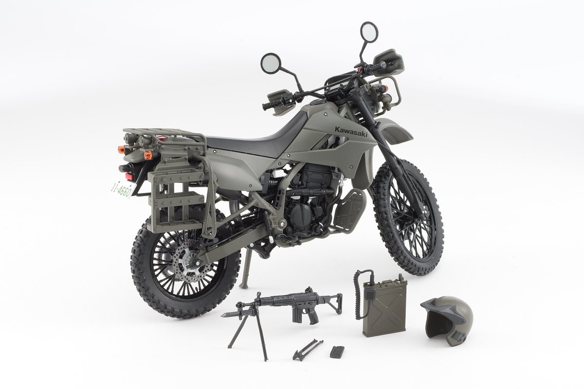 陸上自衛隊 偵察用オートバイ カワサキXLX250(DX版) 公道走行時に必要 