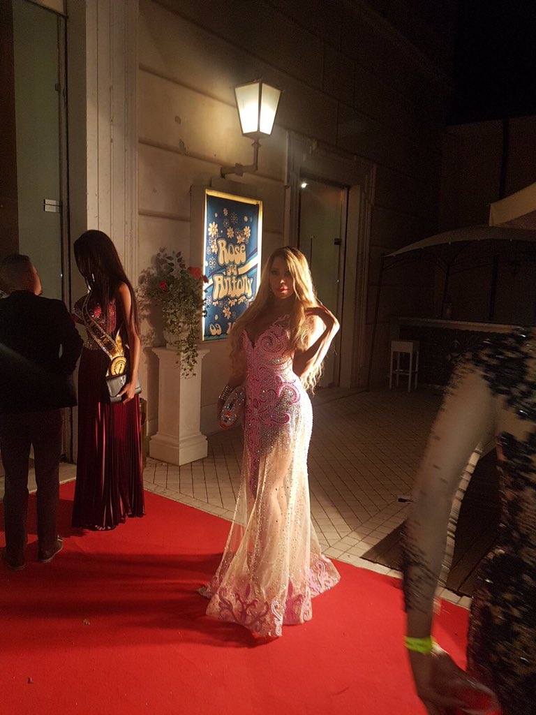 PradaThalia's tweet photo. Ciao https://t.co/9jq093vSFr