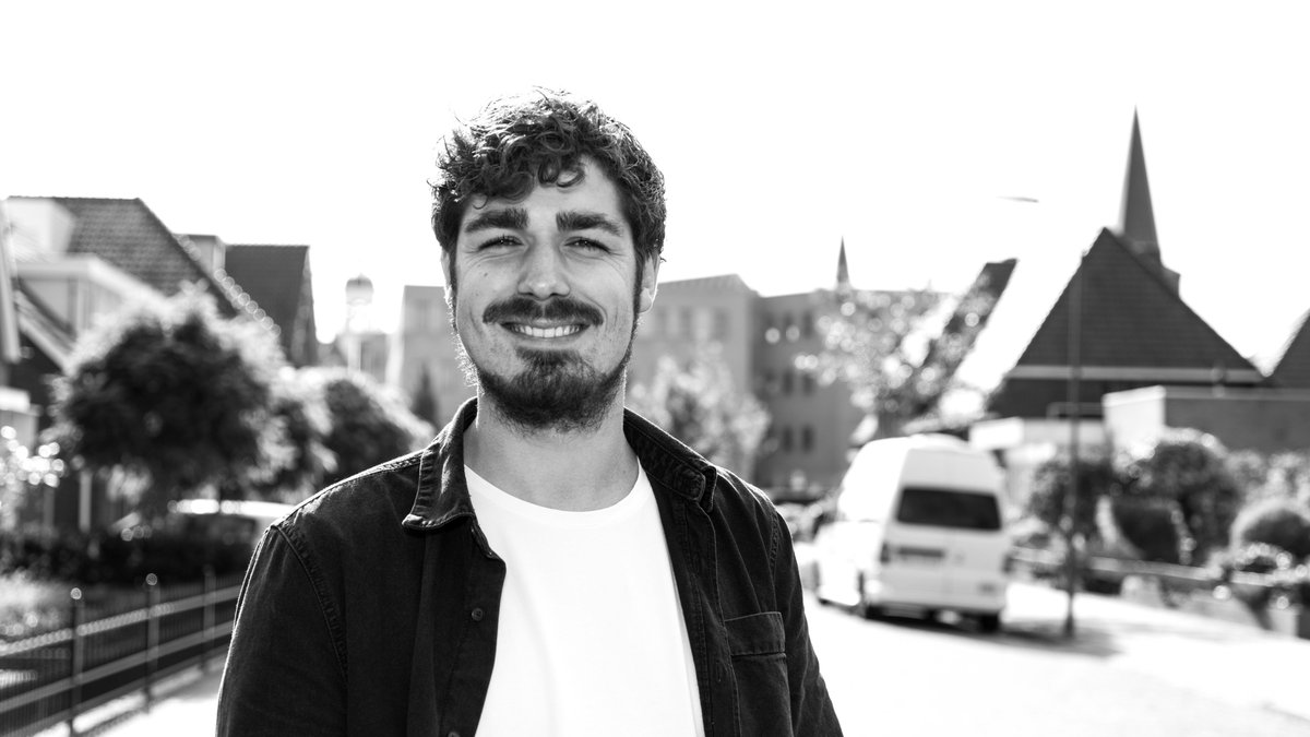 Het gaat snel bij Camerik Voortman... Kersverse collega Rutger is onze nieuwste aanwinst! Hij gaat aan de slag als creatief vormgever!