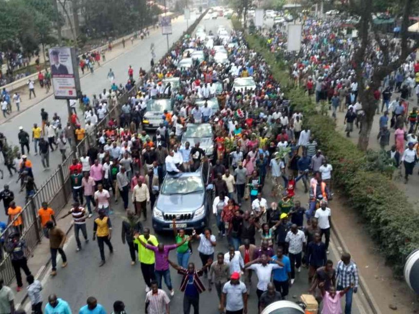 TheStarKenya's tweet image. Cops fire teargas at NASA protesters, Orengo declares daily demos ow.ly/ASSa30fNtJF NASAdemos