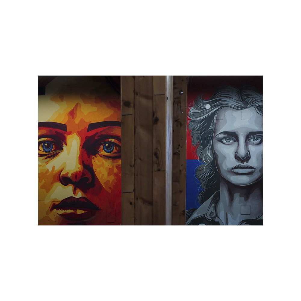 _illustrationX's tweet photo. #AFreeHuman : #Dourone creates a poignant #mural at #French company @Kingspan_ECODIS with a message of #diversity https://t.co/t5W0y0KWr5 https://t.co/Mw68vVdedo