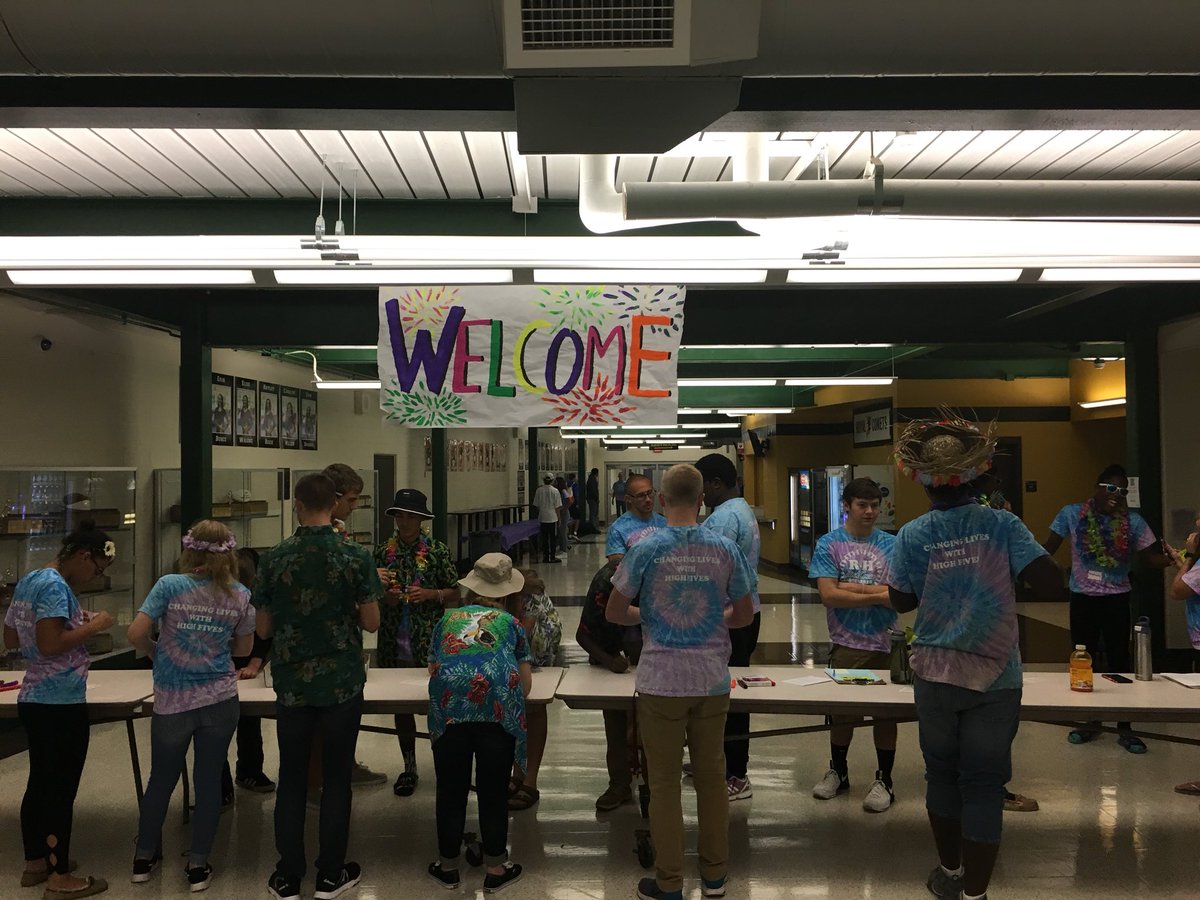 rhlinkcrew1718's tweet photo. RH Link Conference ready to welcome NYS schools!!! ππΌπ₯ππ#Rahcomets @boomerangproject @BPattonRH https://t.co/oQPw79JCCi