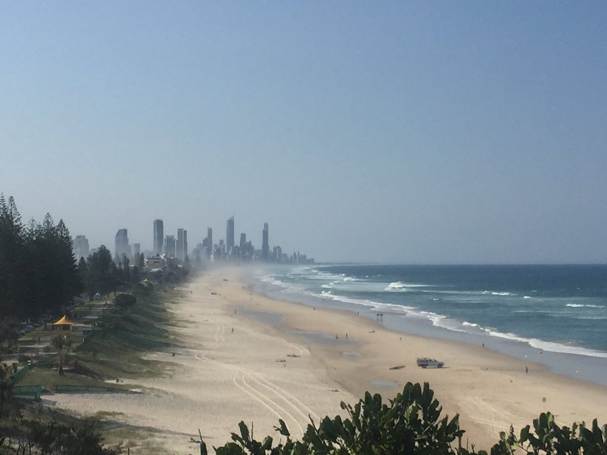 traveltrippics's tweet photo. 20,000 steps later! Broadbeach to Burleigh head and back, what a walk.  #flightcentreUK #aussiespecialist #cw17 @australia https://t.co/W7tUTPqzHD