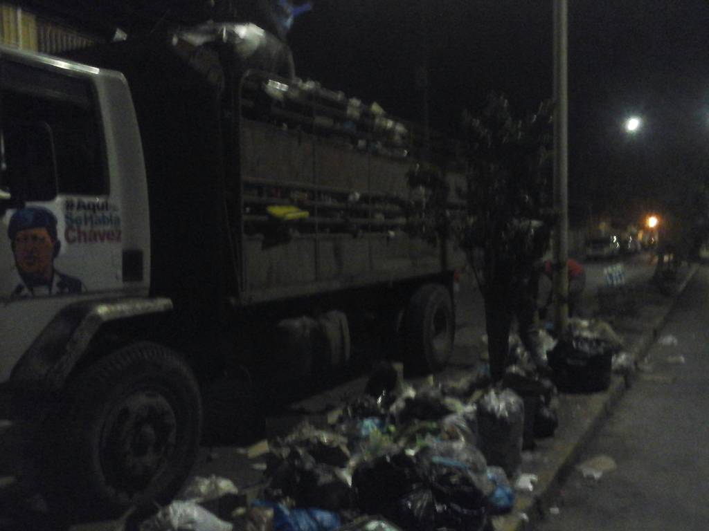 iamsaoficial's tweet photo. @iamsaoficial Trabajando en la Recolección de Desechos Sólidos en la recta de San Luis.
#SucreGanaConEdwinRojas
@micumana500 @davidvpsuv https://t.co/jBVSwsDJ7E