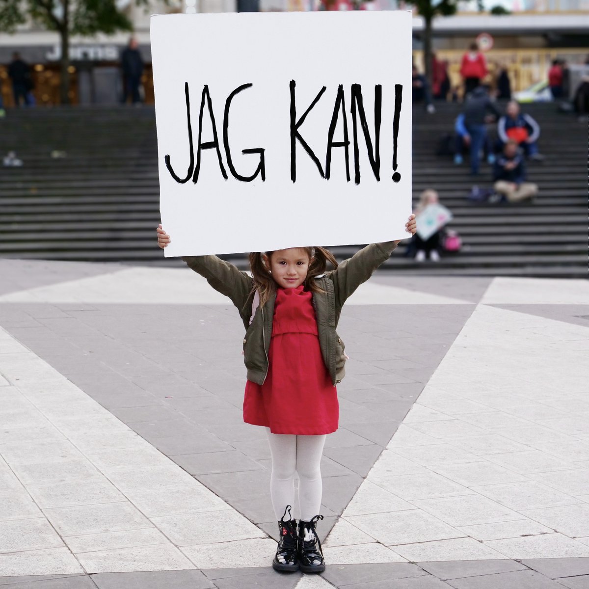 AftonbladetBoom's tweet image. HANDS UP! #Flickadagen #FörFlickorsFramtid