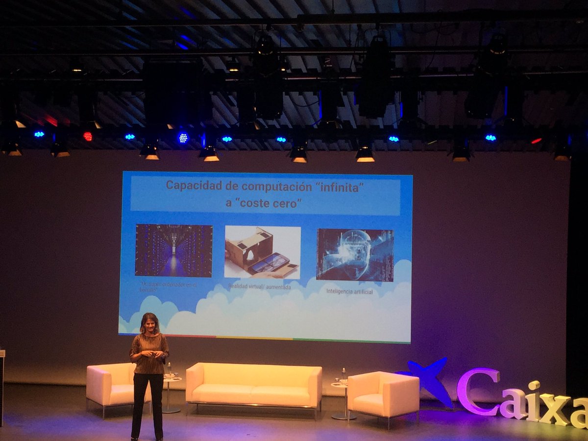 Martaandujarm's tweet photo. Hoy en #CaixaForumSevilla escuchamos a @Fuenclemares #TransformacionDigital https://t.co/oBxn1rAeCe