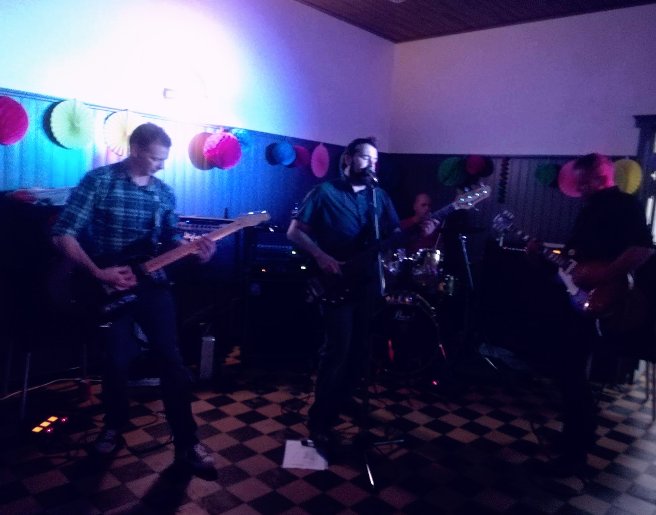 krisgosseye's tweet photo. Afgelopen zaterdag met Jack &amp; The plug-in's in sesjans! https://t.co/cUVTQC3a3R
