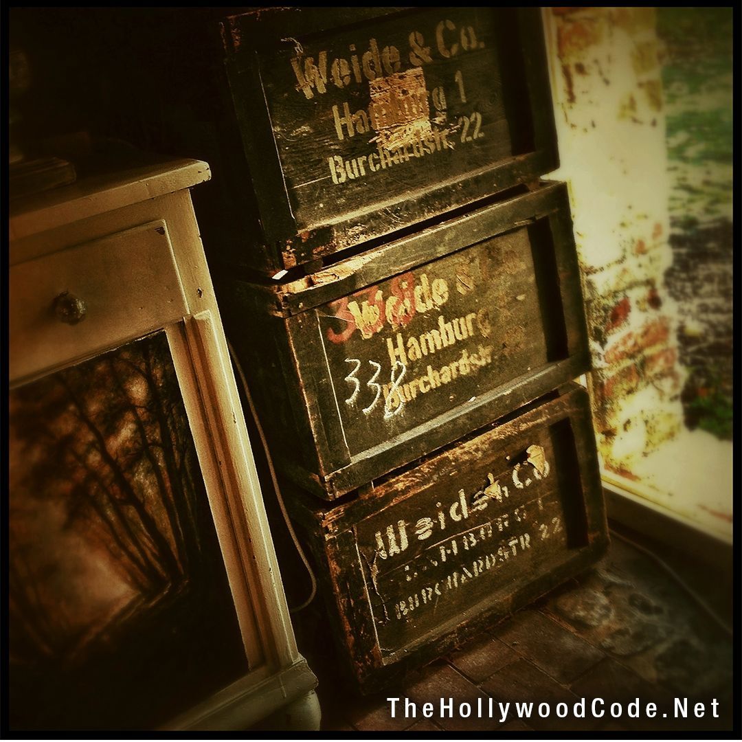 HollywoodCode's tweet image. The clues are in the movies. #cipherhunt #gravityfalls #gamedev #gamemaker #indiedev #indiegame #mystery #art #puzzle #riddle #4chan #art