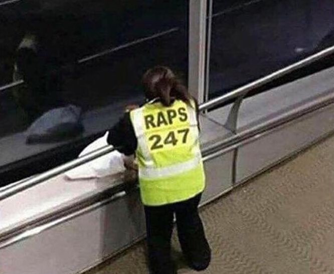 katanaszn's tweet photo. How does she even have time for airport security? https://t.co/XUXC2oPDuj