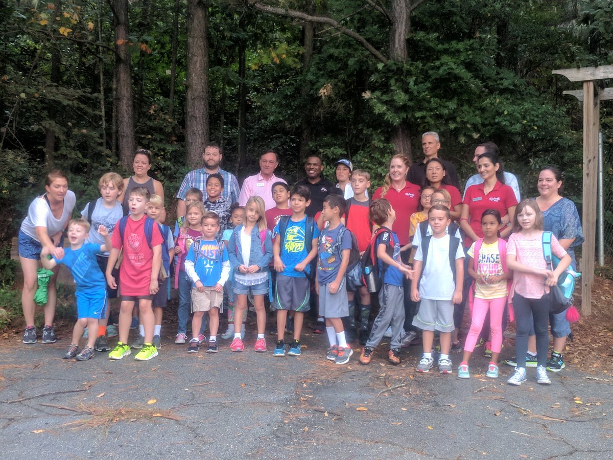 CailinGDP's tweet photo. Walking to school with these cuties from #RobertsElementarySchool in @CityofSuwanee today. Story to follow. https://t.co/roGD5KdnBt