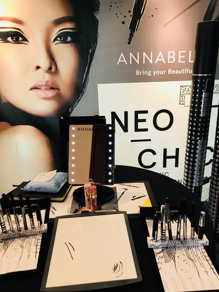 LD_1stCalgarySE's tweet image. Annabelle Makeup heaven! #abneochic #LDBeauty Checkout the graphic liner collection!