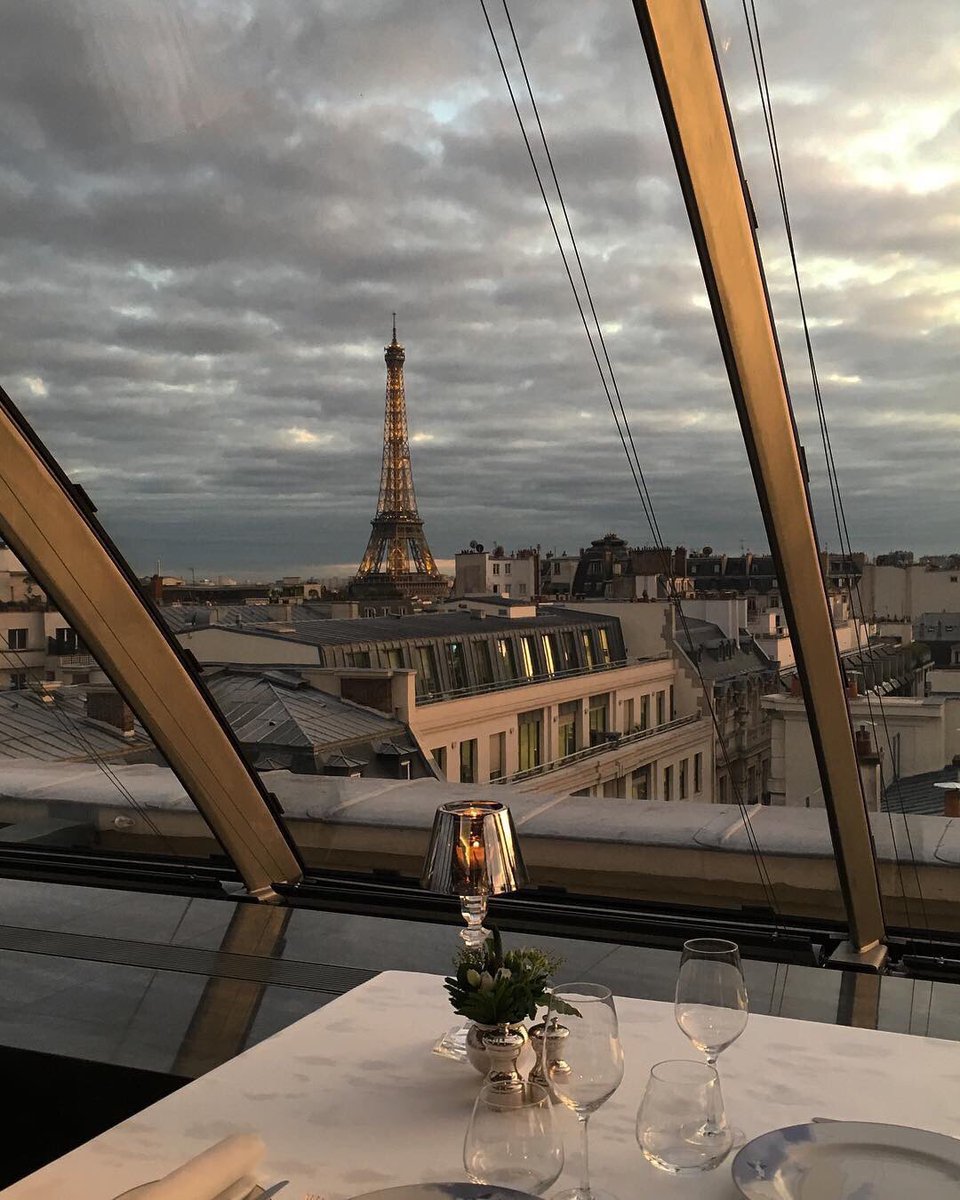 TopParisPhoto's tweet photo. TOP Paris Hotel 🛏 @thepeninsulaparis 📷 by @christina.langer •  #topparishotels #communityfirst #thisisparis #paris https://t.co/M3V7m7BgCj