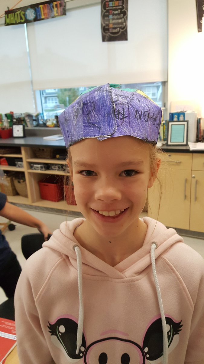 funkyfunfours's tweet photo. Using our brains today in reading. https://t.co/MNmg6oaf0z