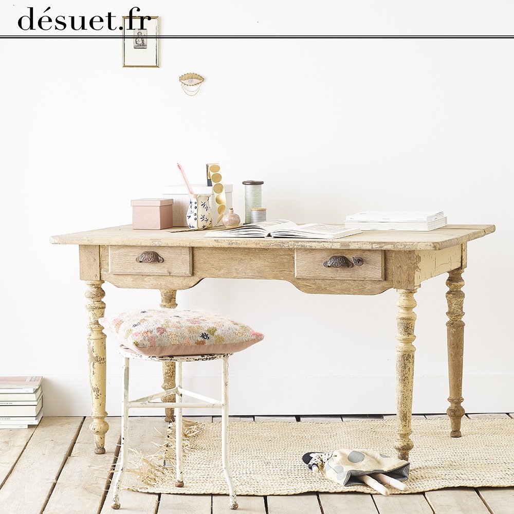 desuet_fr's tweet photo. #desuet #table #antiquefurniture #antiquetable #vintagetable #vintagestyle #tablewithdrawers #whitestool #industrialstool https://t.co/gD2hkjvbN0