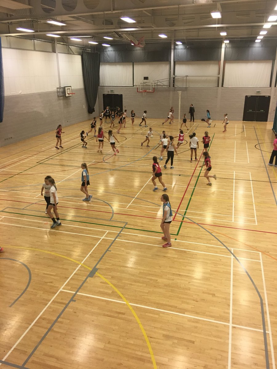 sachgrant's tweet photo. It Mini Mavericks @oaklandscollege tonight - last big group session #lotsofmovement #teamwork #tactics #BeAMaverick 💜🖤 https://t.co/uWxV3MvxFt