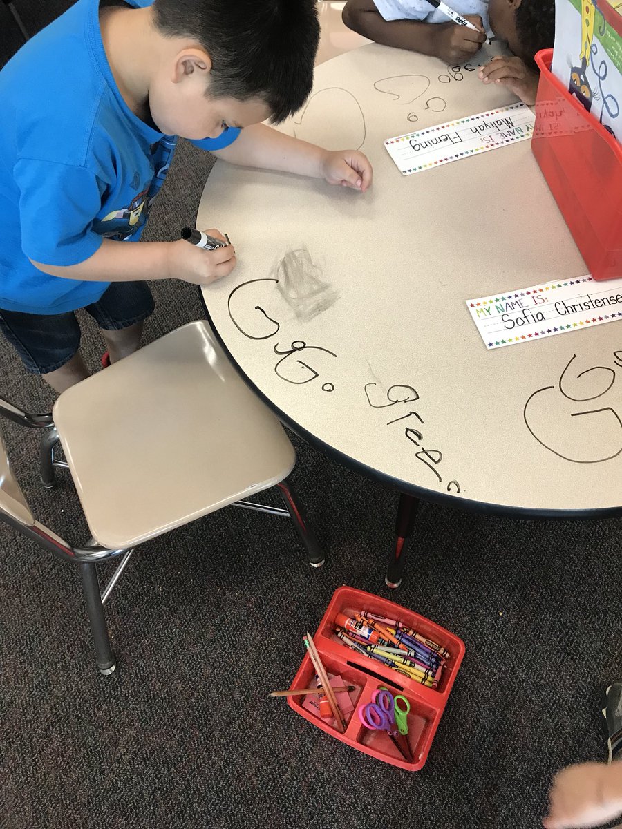 mshjennette's tweet photo. Yay! We are writing on tables to help learn the letter “g” #kcandoit #busybees 💪🏼😄 https://t.co/PrRIBo8rOU