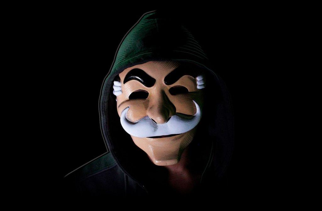 RyanBroganIM's tweet photo. Learning #cybersecurity from #MrRobot #InfoSec https://t.co/g9cQYUGJHc https://t.co/9iy57HybZk