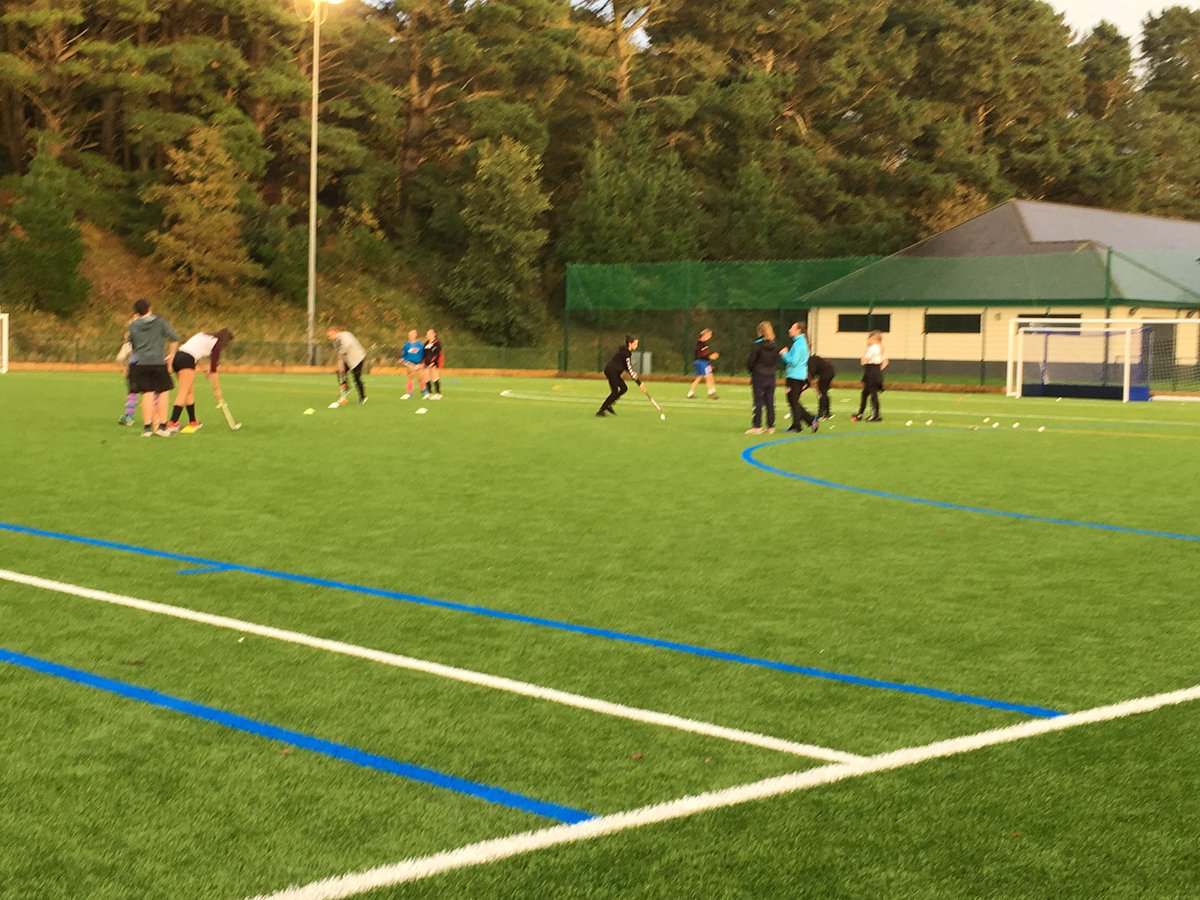 bowstreethockey's tweet photo. Ymarfer gweithgar o hoci #YHA #myfryrwyr #gwirfyddolwyr #aelodaunewyddbobwythnos @AberSport @HockeyWales @AUWomensHockey https://t.co/czvFkdZTcM