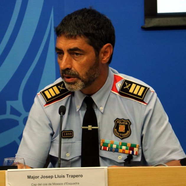 lancelot_xbal's tweet photo. Trapero #SeCaga da por hecho ser detenido, admite presiones de la Generalidad y dice ser constitucionalista.
A lo 1° sí, al resto no "RATA". https://t.co/ClnMQGXlqt
