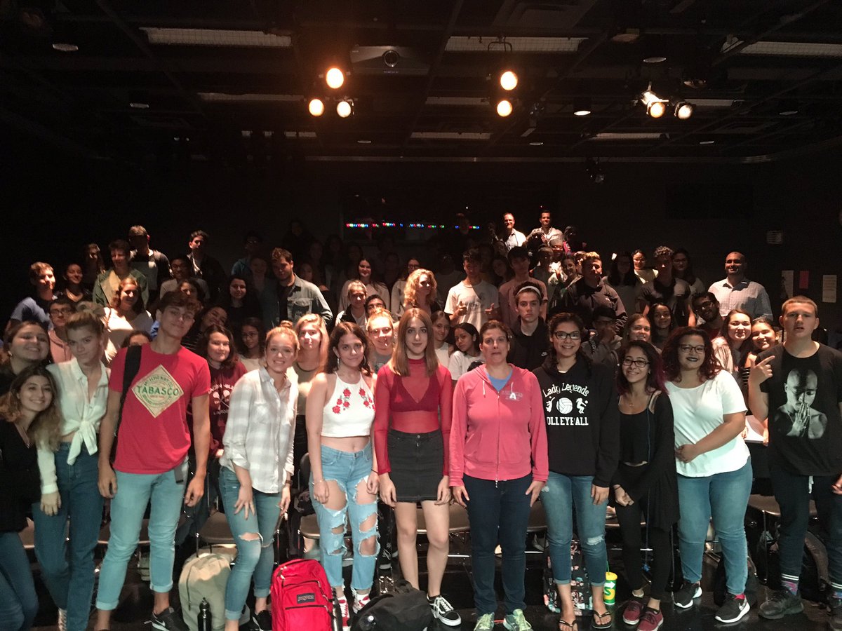 lineinsandshow's tweet photo. Grateful for the opportunity to perform A LINE IN THE SAND for students at Frank Sinatra High School for the Arts today. Love my work. https://t.co/NXnnjzD9Mr