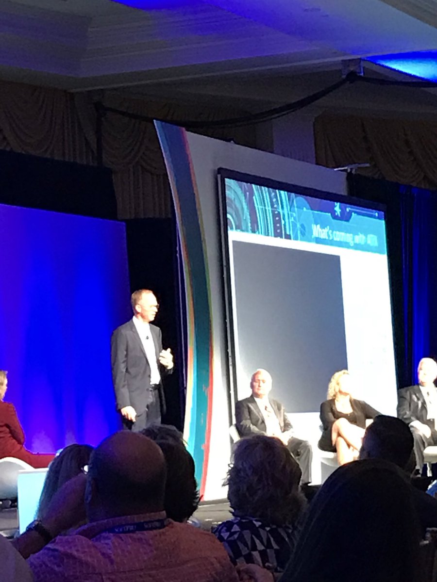 davetownsendesq's tweet photo. .@craighaskins from @KnightBarry sells the Title Sharks on automated exam. @ALTAonline #alta2017 https://t.co/JpCCXcMTeW