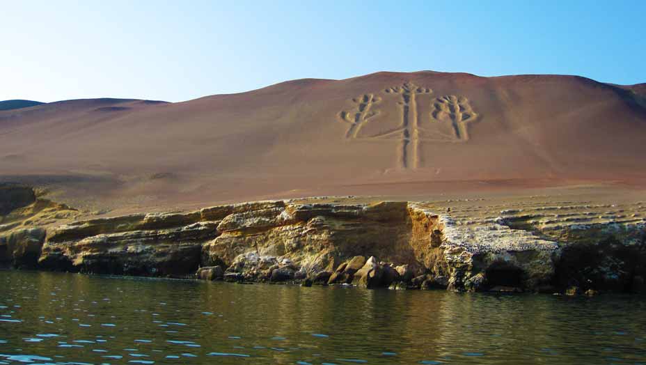 EntreCaminosTur's tweet photo. Te invitamos a conocer Perú, descubre la Isla Ballestas y el Candelabro de Paracas. Viaja con nosotros este fin de año #PatrimonioCultural https://t.co/jYcfTrR5gz