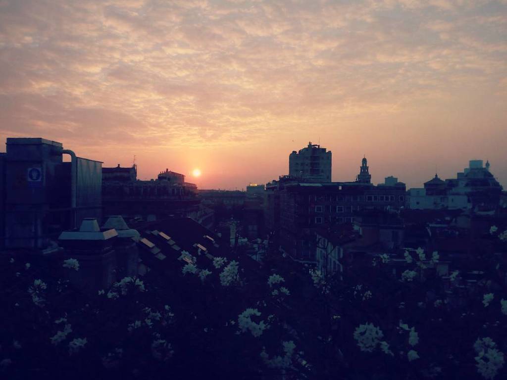 hmilanoscala's tweet photo. Sunset at #skyterracemilanoscala
.
.
#panorama #panoramicview #greenhotel #thepreferredlife #skyporn #top #skyline… https://t.co/5dBDvhanFu https://t.co/CBJuvhvjFv