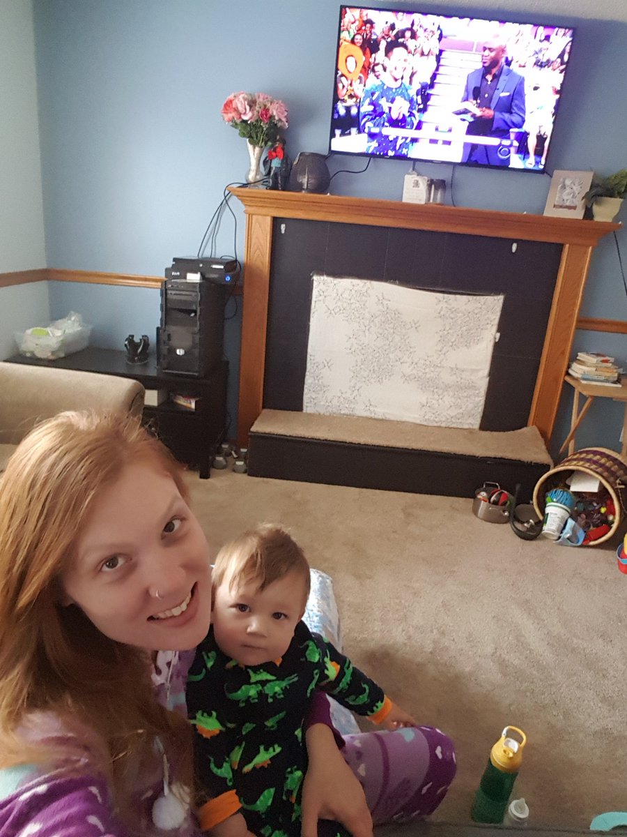 amanda_wry's tweet image. @WayneBrady we wear onesies at home too! #letsmakeadeal #comfortwins