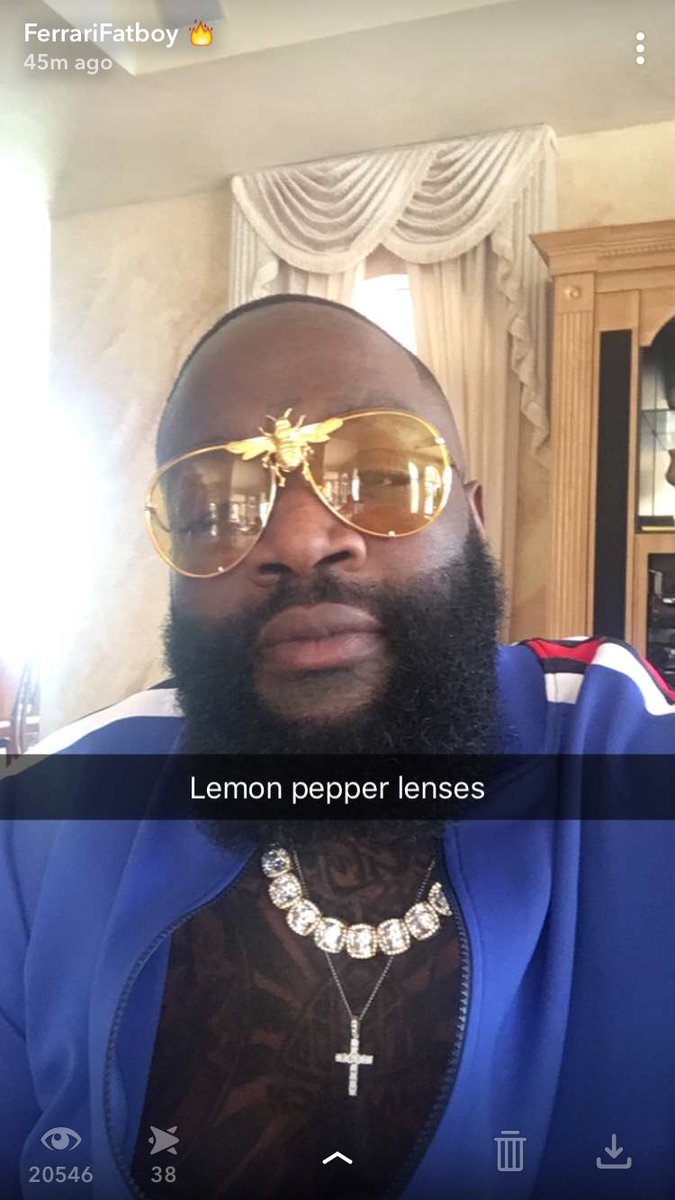 RickRoss's tweet photo. Chk out my #lemonpepper lenses 😂 #wingstop #Tenpcshawty https://t.co/20Qz9A4VdJ