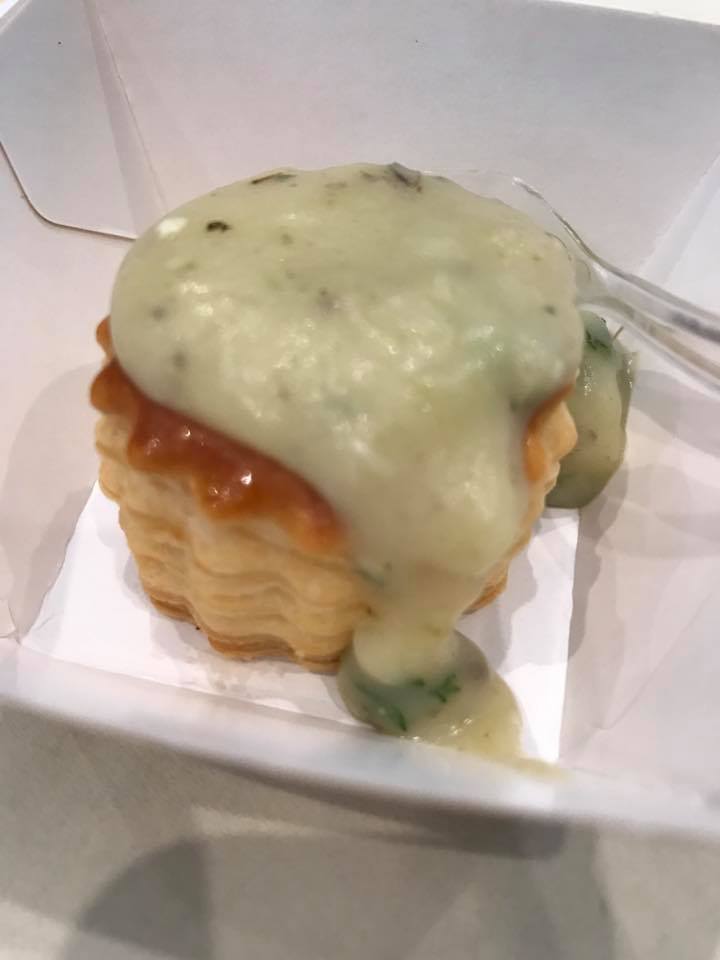 Brightlandsnl's tweet photo. Een krekelpasteitje, super gezonde smoothies, burgers van paddenstoelen en traceerbaar rundvlees en groenten van UrbanPonics.
#DAFW17 #BCGV https://t.co/rfyimxxpAp