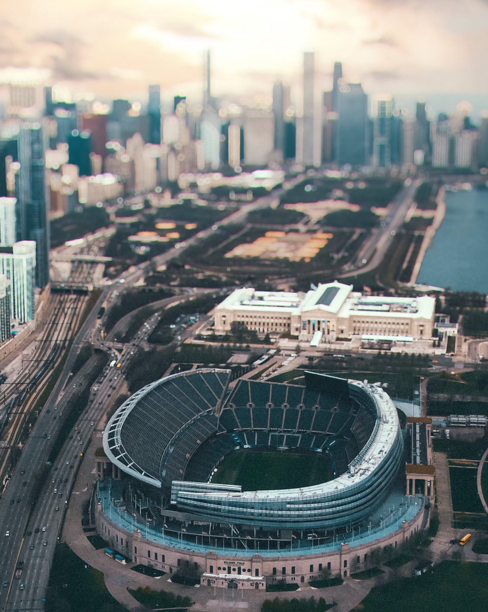 We're looking for a Marketing &amp; Social Media intern (in Chicago) to join the Satellite agency team. Interested? ryan@satelliteoffice.tv 📧