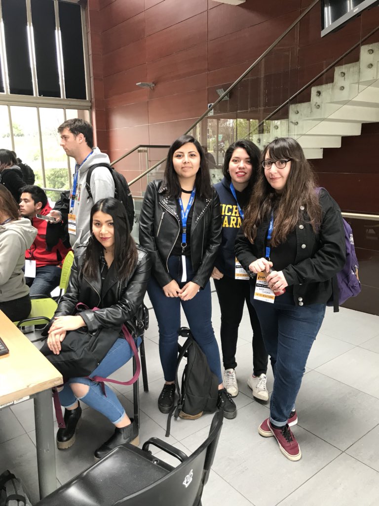 Supercomduoc's tweet photo. Alumnas de la Universidad de Santiago de Chile @usach  llegan hasta @DuocUC  para participar en la #Supercom2017 https://t.co/oXh6AjNzqf