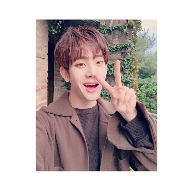 TheRoseFrance's tweet photo. [📸] Photo de Dojoon posté sur son compte instagram récemment 

#TheRose #더로즈 https://t.co/KMRC4Br172