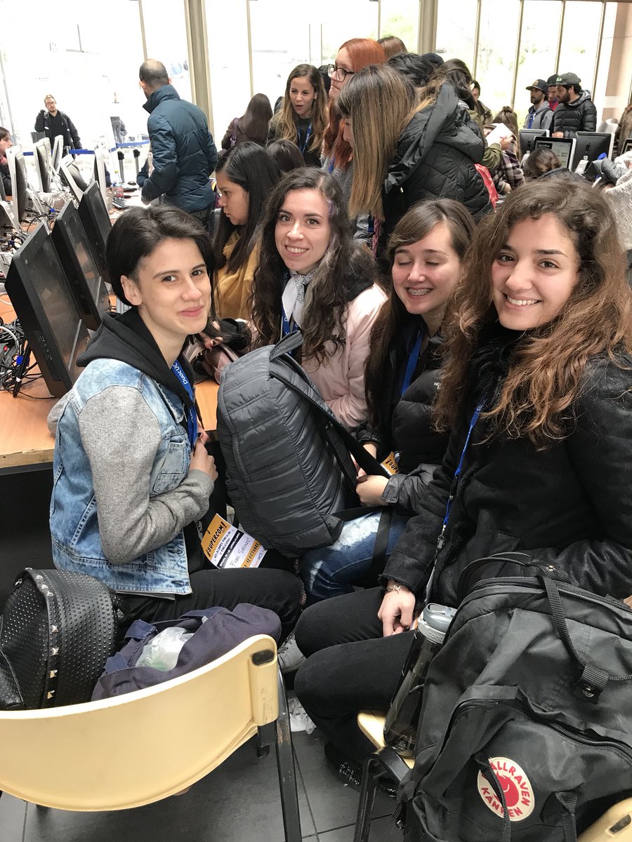 Supercomduoc's tweet photo. Alumnas de Publicidad de la universidad del pacifico @UPacificoChile  llegan hasta @DuocUC San Carlos para participar en la #Supercom2017 https://t.co/vFkCv8v0o9