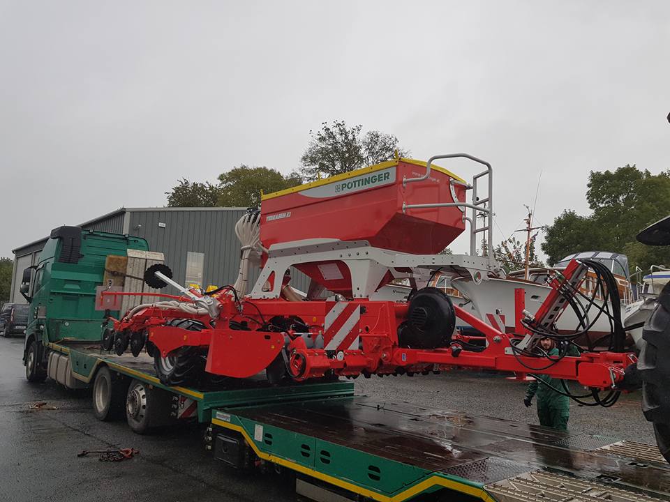 New Pottinger Terrasem R3, 3 meter trailed drill just arrived!! Soon to be put to use by it's new owner!! <a href="/poettingerat/">poettinger.at</a>