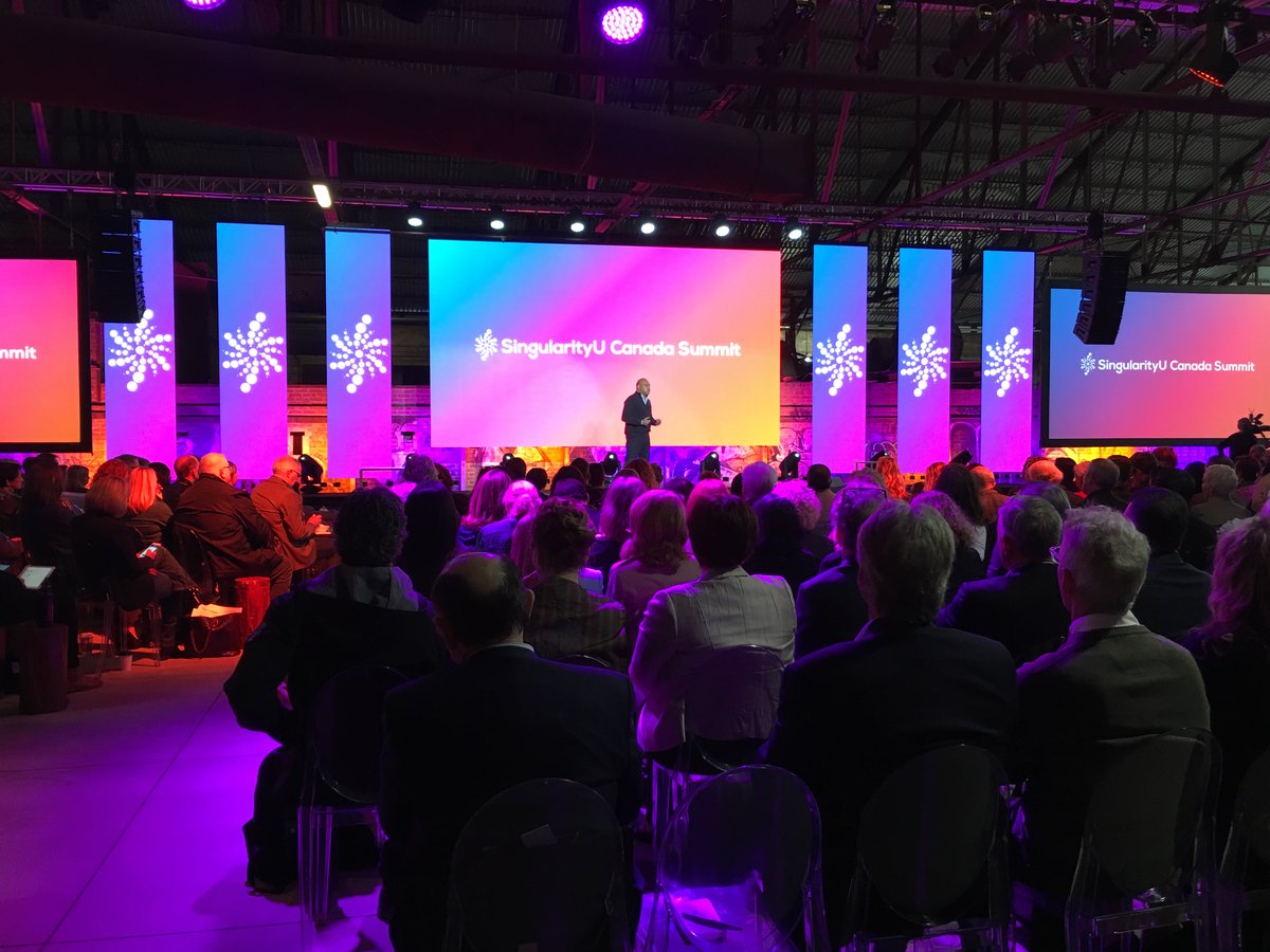 MsElizabethChak's tweet photo. Great to be at the @SUCanadaSummit! Packed hall and lots of positive energy! #SUCanSummit @OCEinnovation https://t.co/LNioOXn2X1