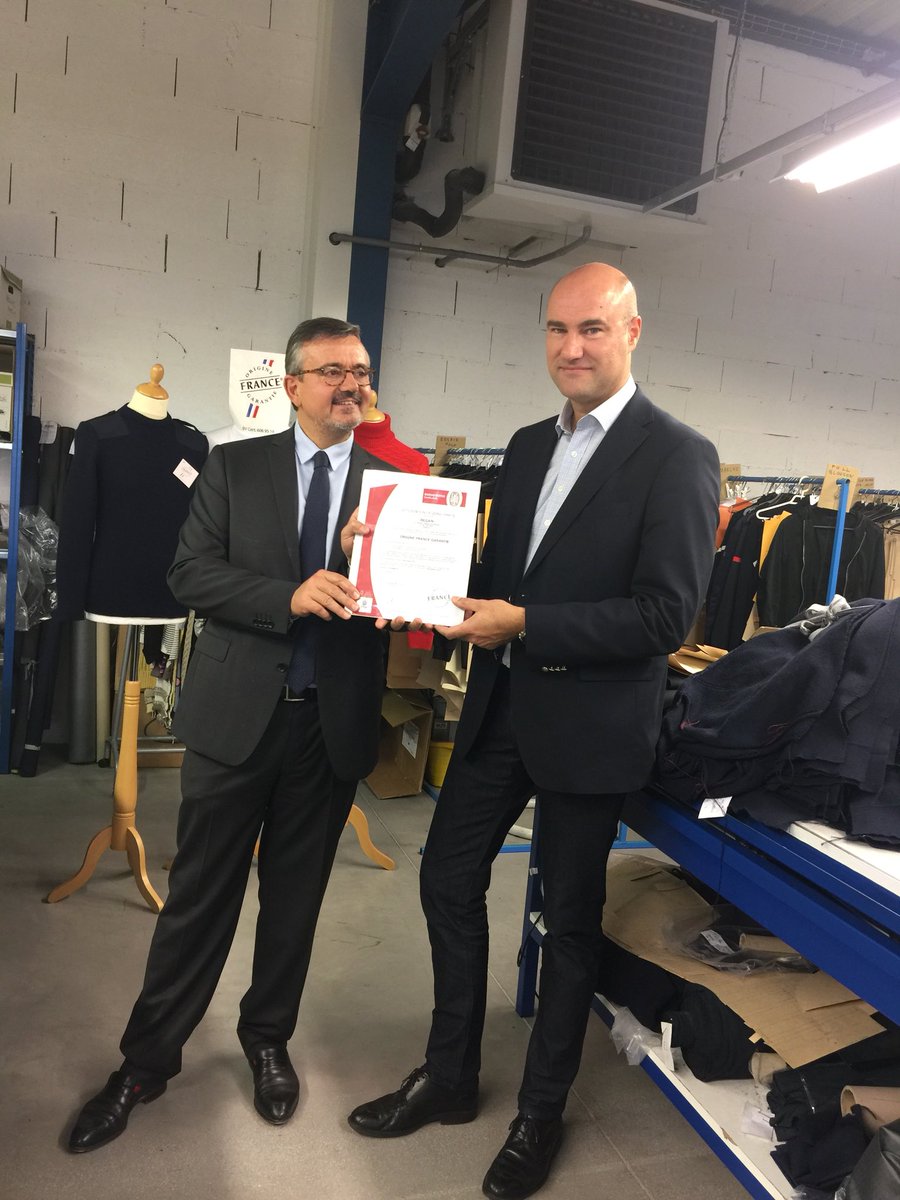 regain_pro's tweet photo. Merci @yvesjego pour cette remise du @Label_OFG. Nous avons été heureux de vous présenter nos savoir-faire #MadeinFrance https://t.co/1SV5dRgNzH