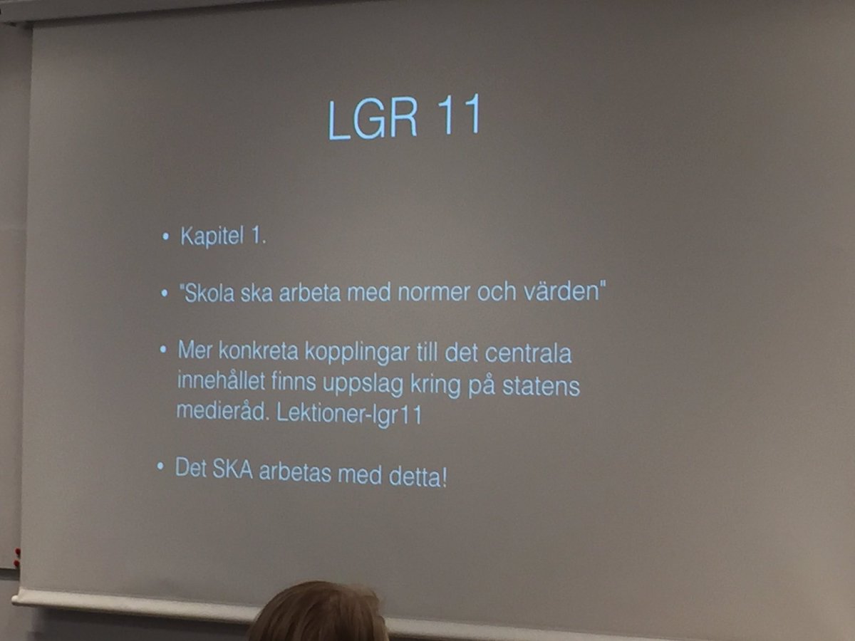 anncr12's tweet photo. #torghandel Kan en bild ljuga?  Jacob Norrby delar med sig hur han arbetar med elever https://t.co/hCUFokNTF7