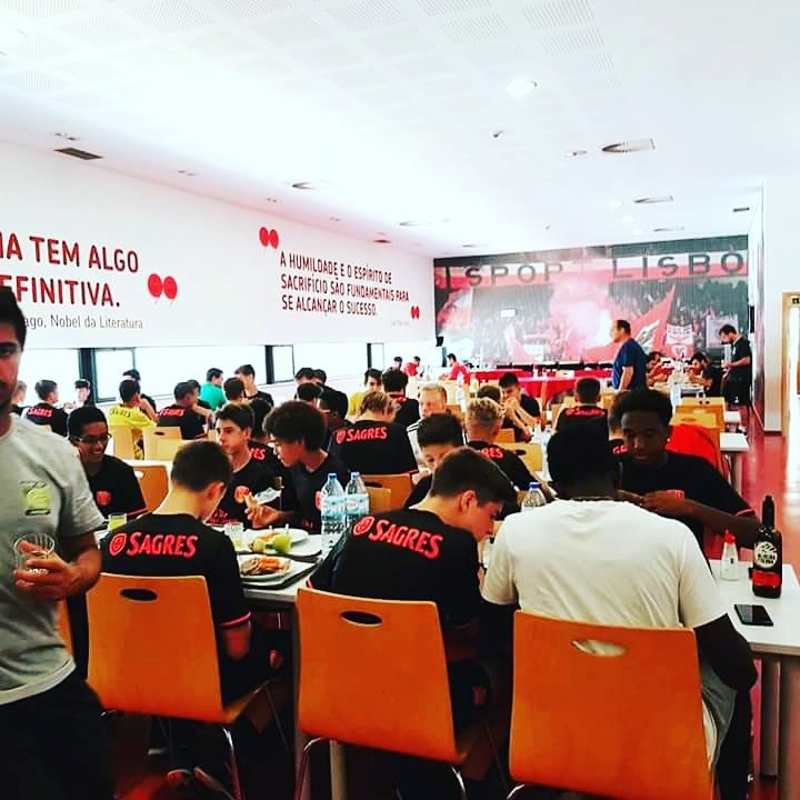 coerverleinster's tweet photo. Today at the Caxia Futebol Campus #coerverSLB https://t.co/vZGHtKXptp