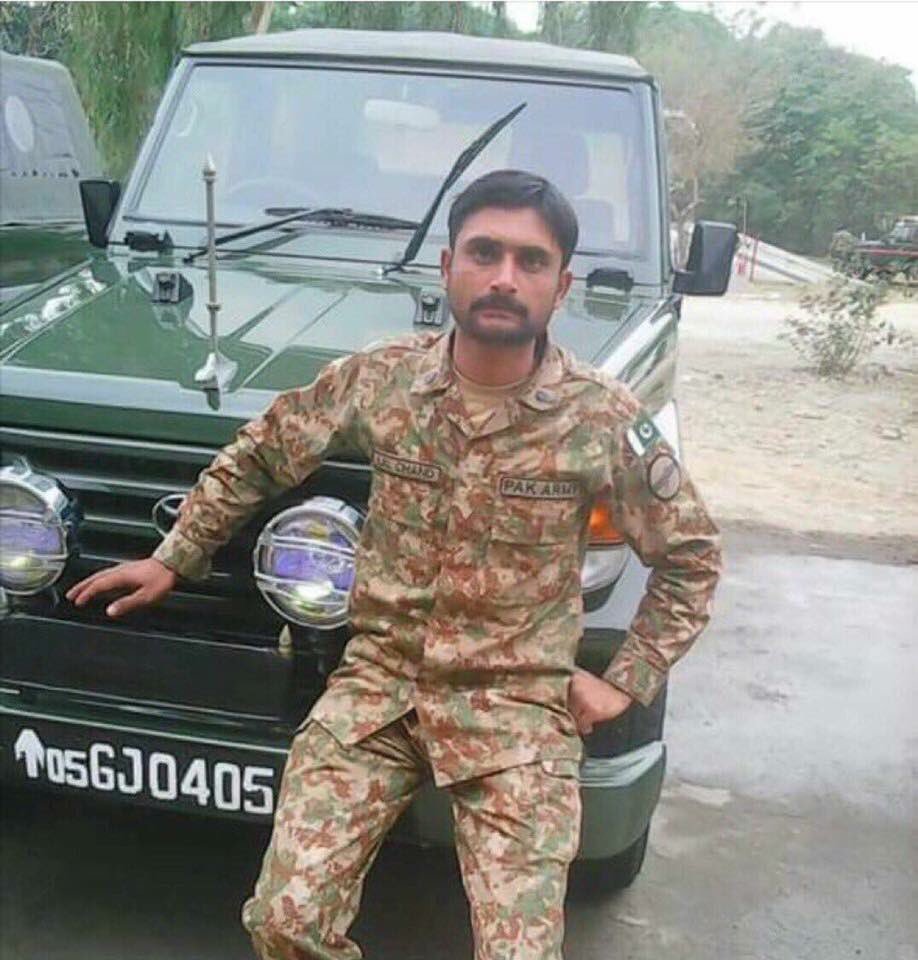 AsfandBhittani's tweet photo. To Pakistan Army soldiers/officers from minority grps

Dont pay heed to "Jhamoor pasands", Pakistanis stand with you &amp; value your sacrifices https://t.co/rFJFEJq58v